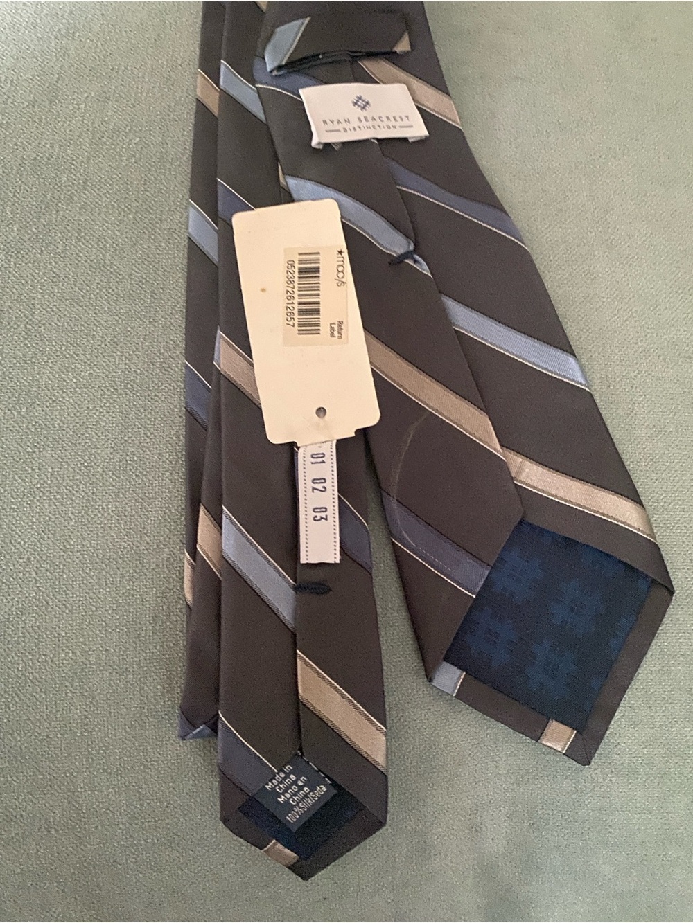 NWT Ryan Seacrest Distinction Men's Silk Tie Navy Blue White Vertical Stripe